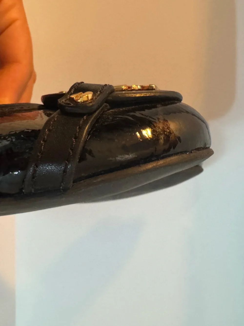 Tory Burch black patent leather pumps gold emblem 8.5